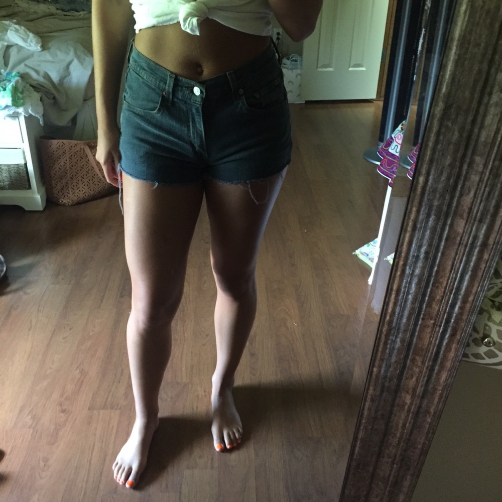 High waisted black Levi’s